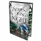 The Serpent and the Wings of Night (Éldekorált - The Crowns of Nyaxia, Book 1 Hardback)