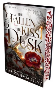 The Fallen and the Kiss of Dusk (Éldekorált - The Crowns of Nyaxia, Book 4 Hardback)