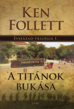 A Titánok bukása - Évszázad-trilógia 1.